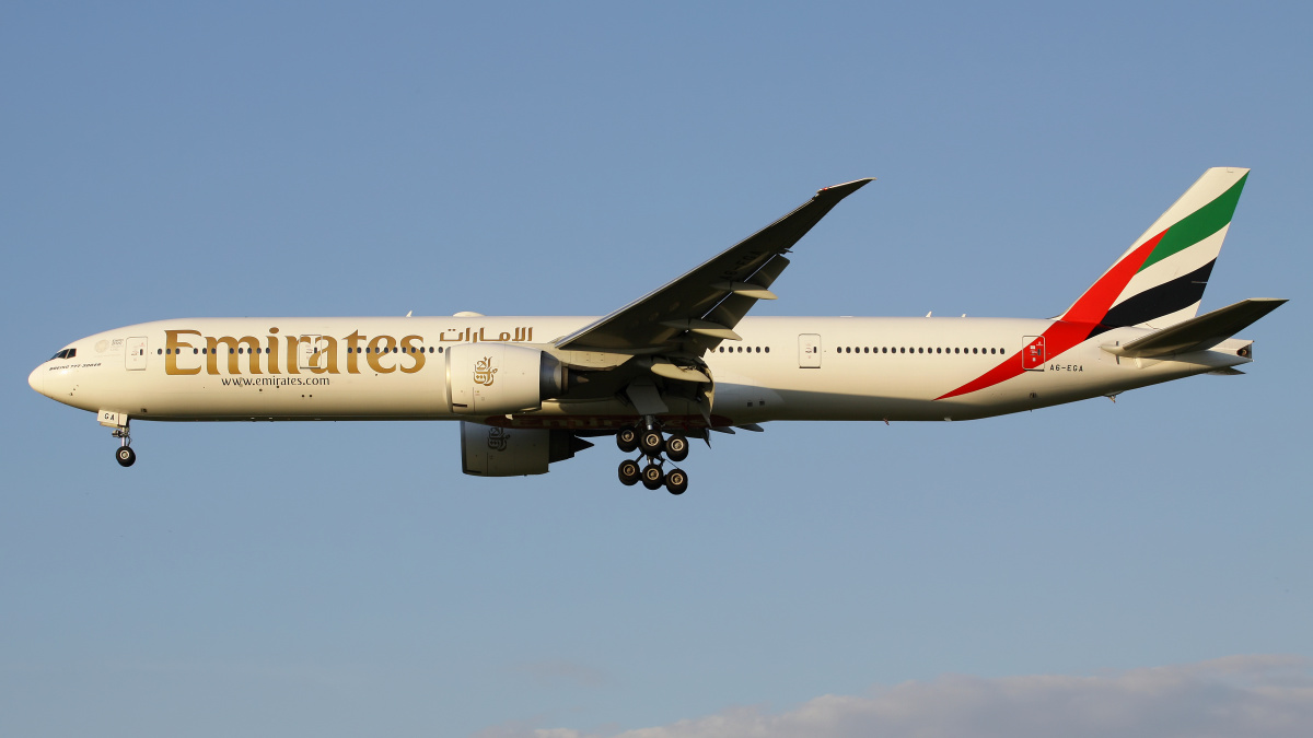 A6-EGA ("EXPO 2020 Dubai" sticker) (Aircraft » EPWA Spotting » Boeing 777-300ER » Emirates)