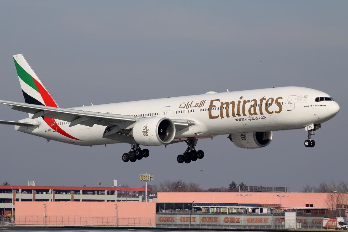 A6-EGC ("EXPO 2020 Dubai" sticker) (Aircraft » EPWA Spotting » Boeing 777-300ER » Emirates)