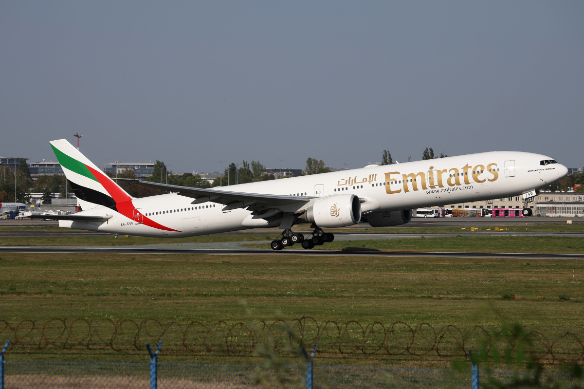 A6-EGG (Samoloty » Spotting na EPWA » Boeing 777-300ER » Emirates)