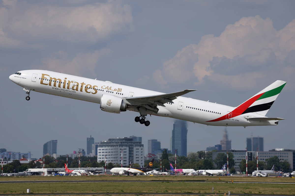 A6-ENA (Samoloty » Spotting na EPWA » Boeing 777-300ER » Emirates)