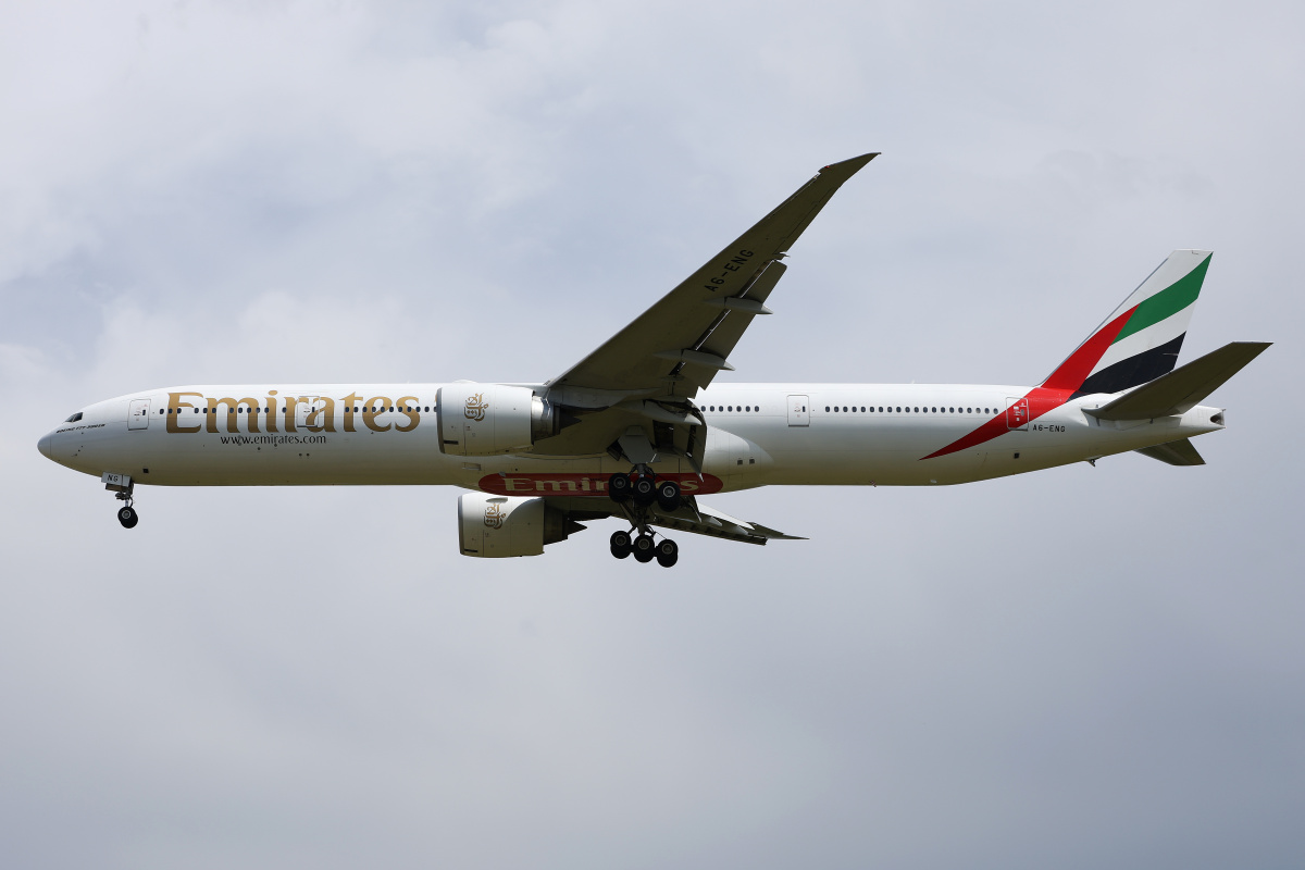 A6-ENG (Aircraft » EPWA Spotting » Boeing 777-300ER » Emirates)