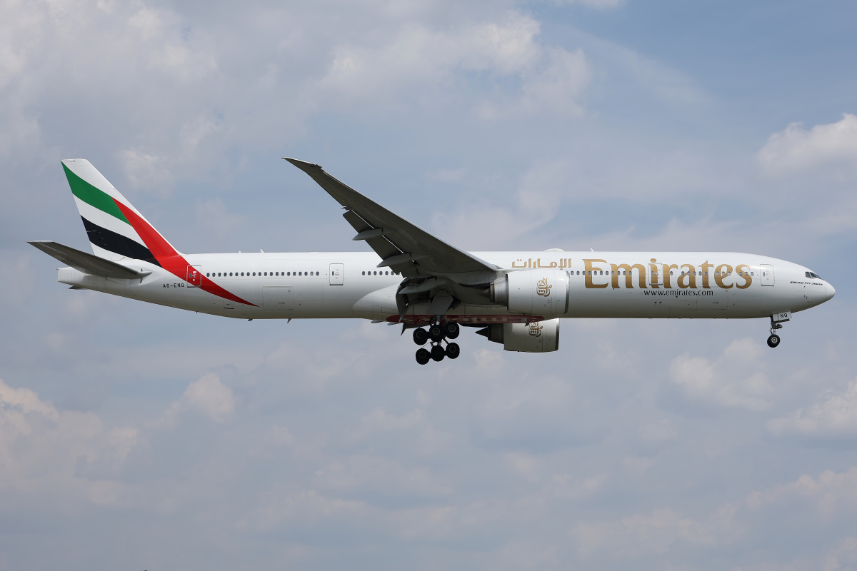 A6-ENQ (Samoloty » Spotting na EPWA » Boeing 777-300ER » Emirates)