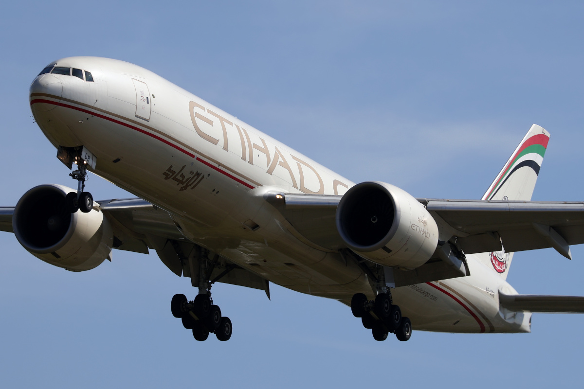 A6-DDB, Etihad Cargo (Samoloty » Spotting na EPWA » Boeing 777F)