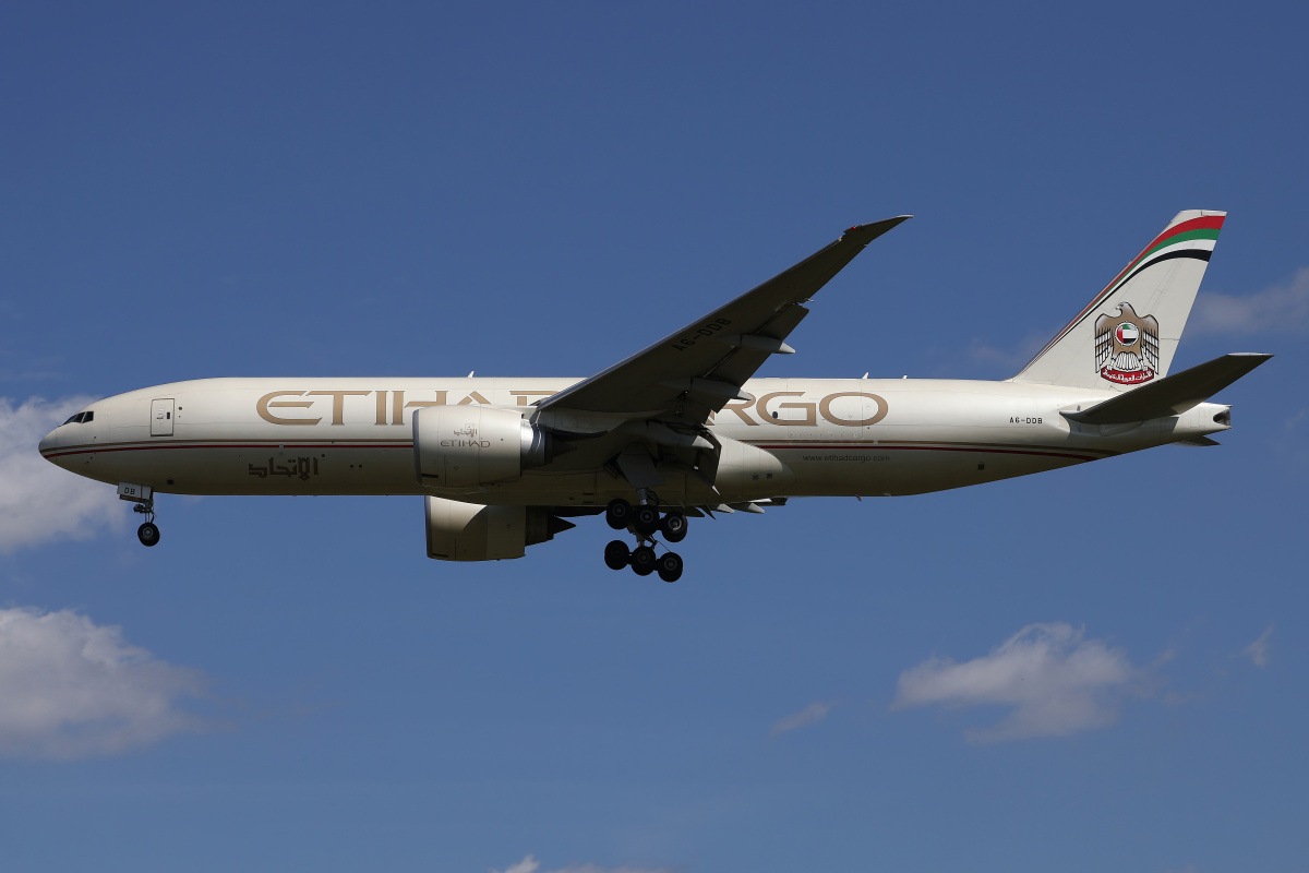 A6-DDB, Etihad Cargo (Samoloty » Spotting na EPWA » Boeing 777F)