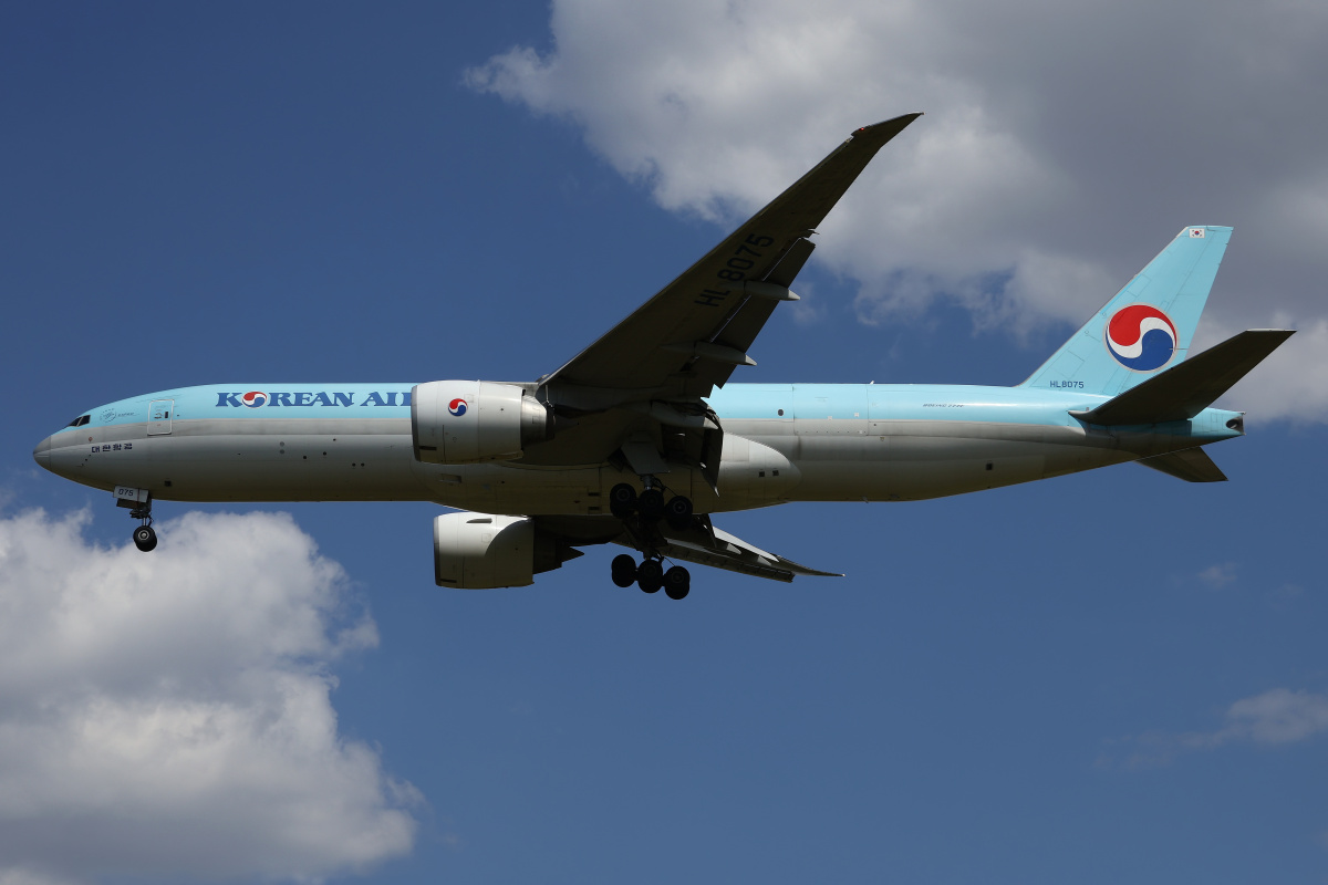 HL8075, Korean Air Cargo (Samoloty » Spotting na EPWA » Boeing 777F)