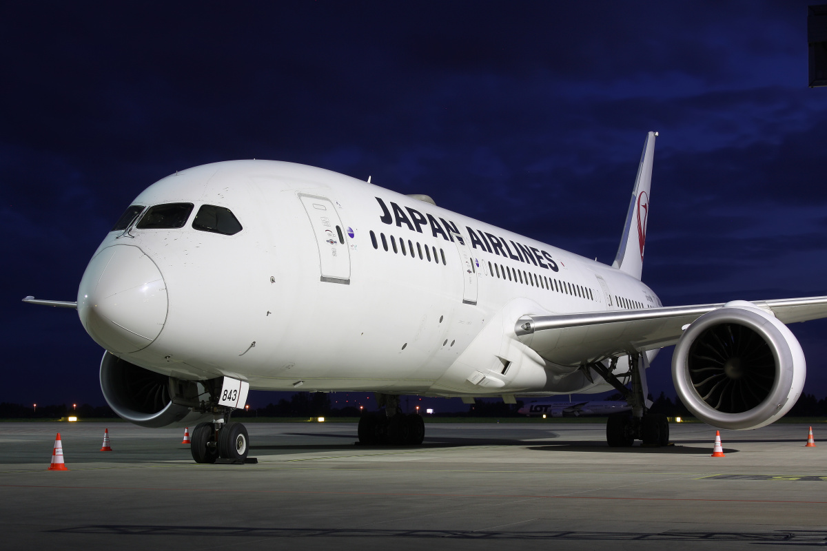 JA843J, Japan Airlines (Samoloty » Spotting na EPWA » Boeing 787-8 Dreamliner)