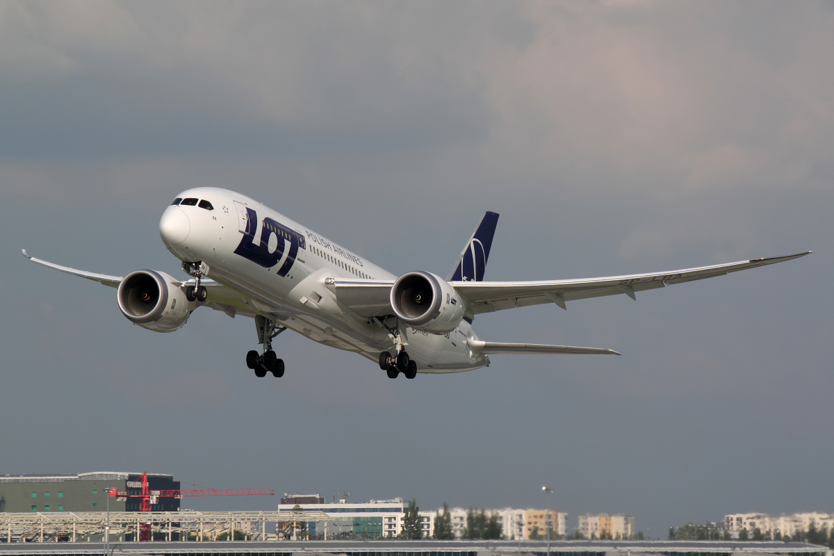 SP-LRA (Aircraft » EPWA Spotting » Boeing 787-8 Dreamliner » LOT Polish Airlines)