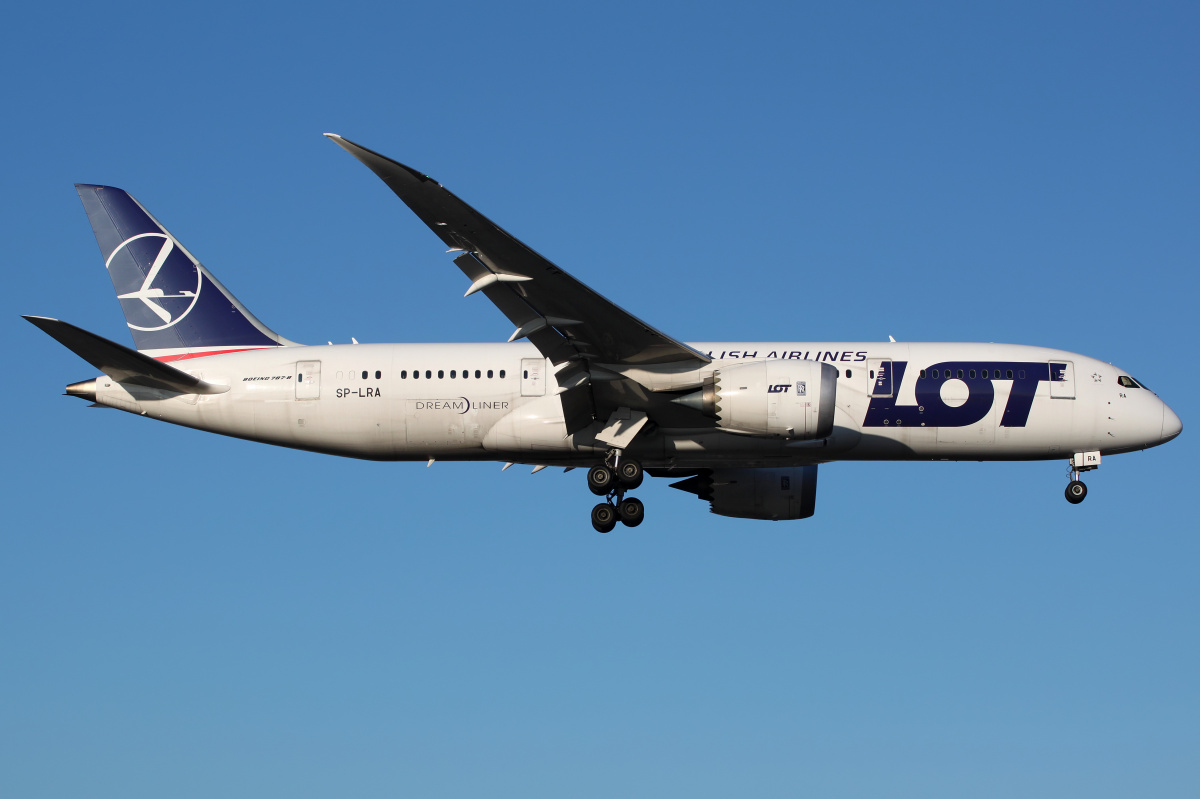 SP-LRA (Samoloty » Spotting na EPWA » Boeing 787-8 Dreamliner » Polskie Linie Lotnicze LOT)