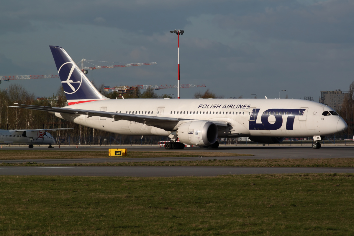 SP-LRB (Samoloty » Spotting na EPWA » Boeing 787-8 Dreamliner » Polskie Linie Lotnicze LOT)