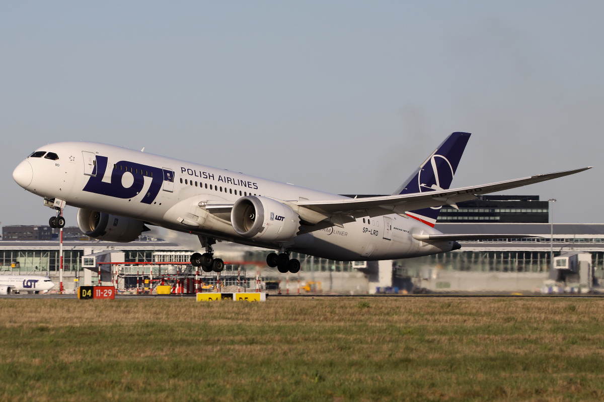 SP-LRD (Aircraft » EPWA Spotting » Boeing 787-8 Dreamliner » LOT Polish Airlines)