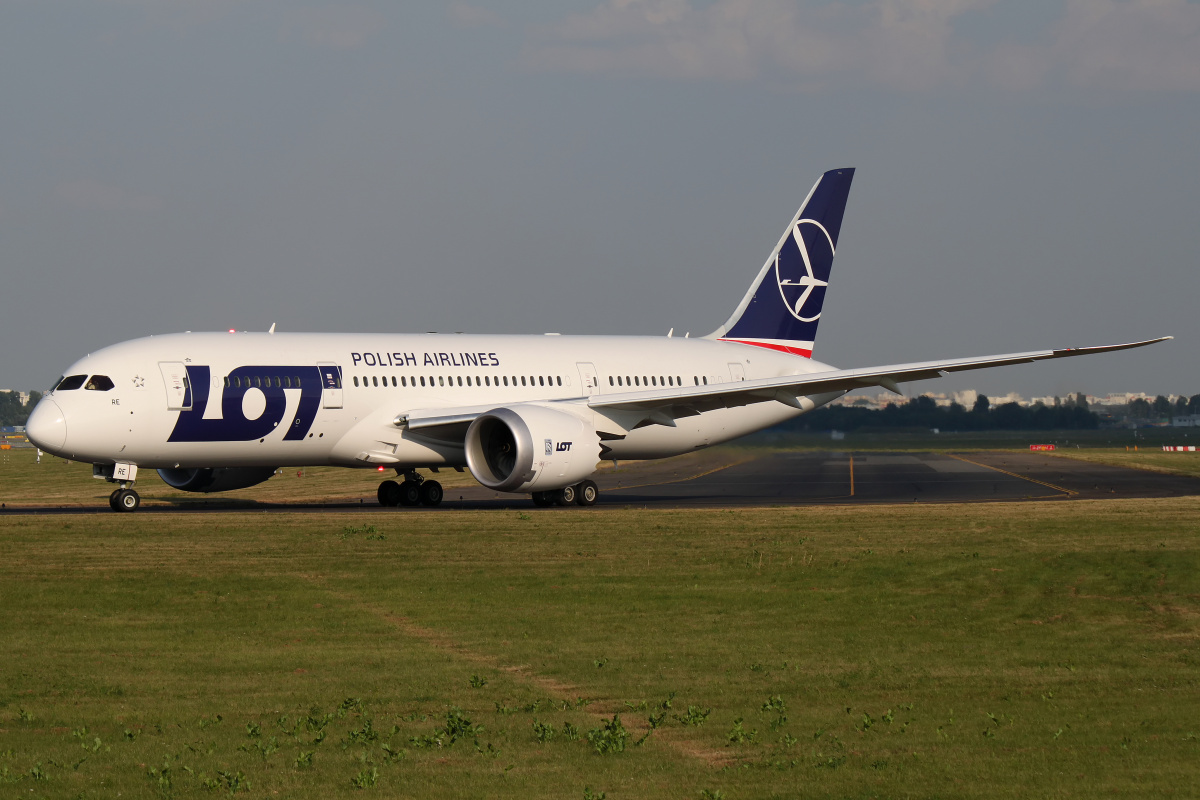 SP-LRE (Samoloty » Spotting na EPWA » Boeing 787-8 Dreamliner » Polskie Linie Lotnicze LOT)