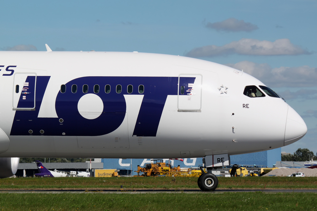 SP-LRE (Aircraft » EPWA Spotting » Boeing 787-8 Dreamliner » LOT Polish Airlines)