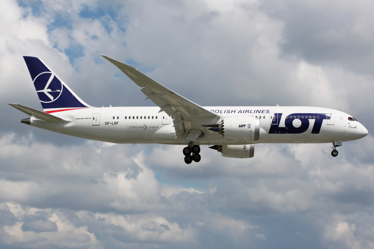 SP-LRF (Samoloty » Spotting na EPWA » Boeing 787-8 Dreamliner » Polskie Linie Lotnicze LOT)