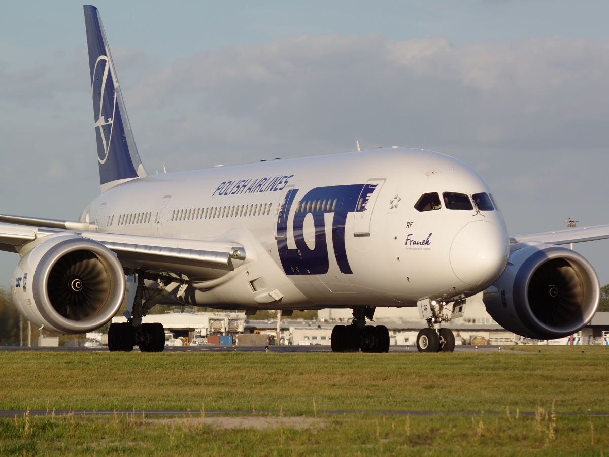 SP-LRF (Aircraft » EPWA Spotting » Boeing 787-8 Dreamliner » LOT Polish Airlines)