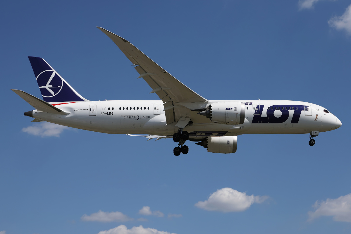 SP-LRG (updated livery) (Aircraft » EPWA Spotting » Boeing 787-8 Dreamliner » LOT Polish Airlines)