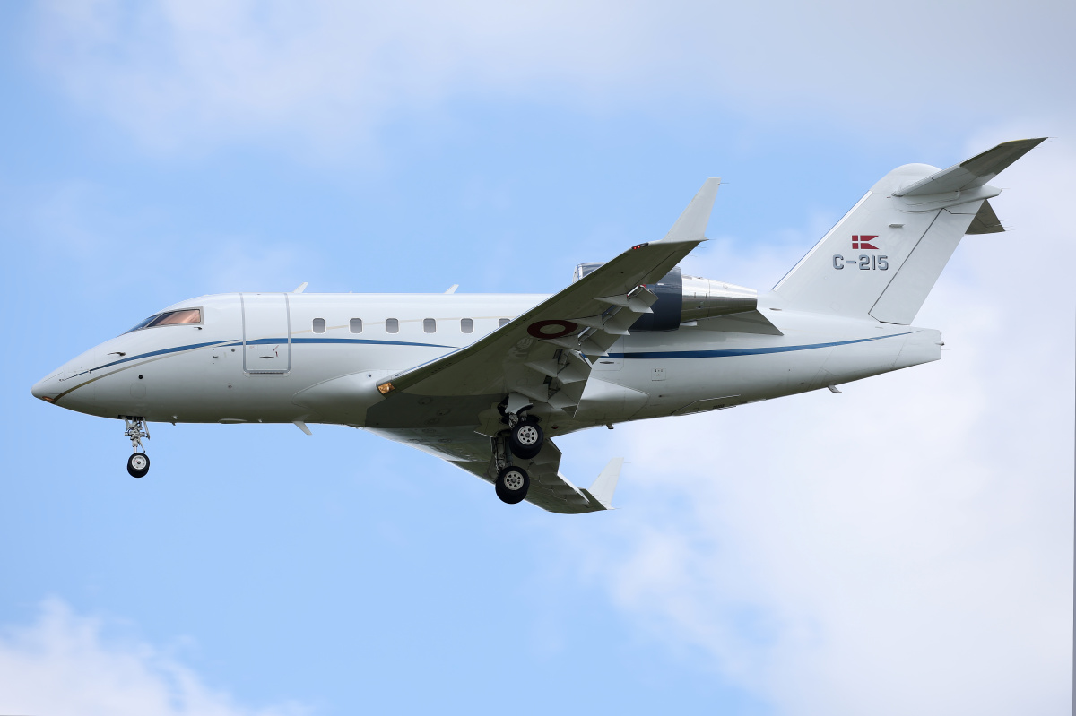 C-215, Royal Danish Air Force (Aircraft » EPWA Spotting » Bombardier CL-600 Challenger 60x » Challenger 604)