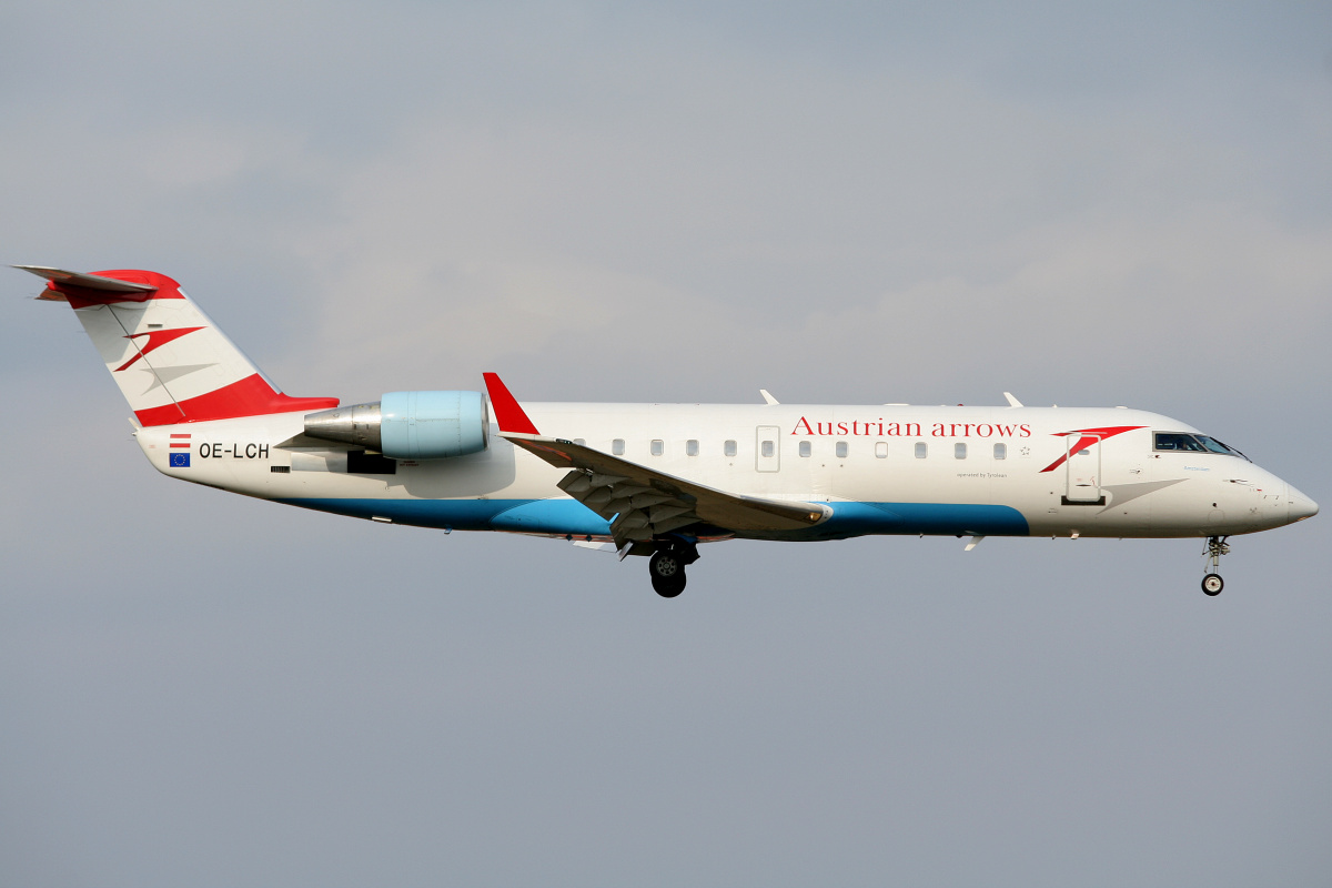 OE-LCH, Austrian arrows (Samoloty » Spotting na EPWA » Bombardier CL-600 Regional Jet » CRJ-200)