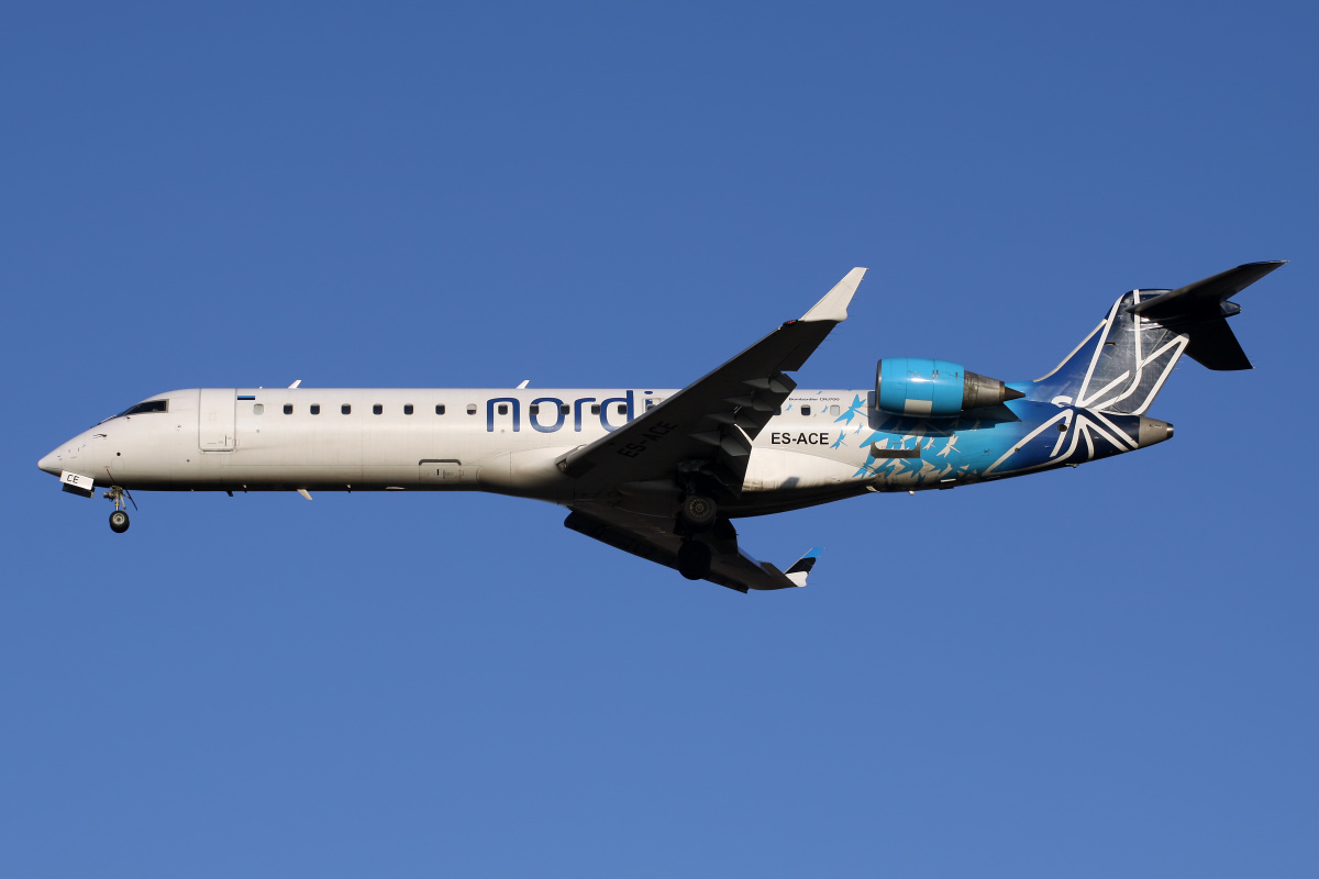 ES-ACE, Nordica (Samoloty » Spotting na EPWA » Mitsubishi Regional Jet » CRJ-700)