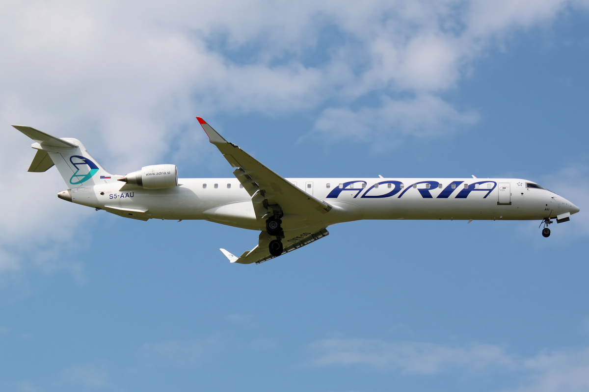 S5-AAU, Adria Airways