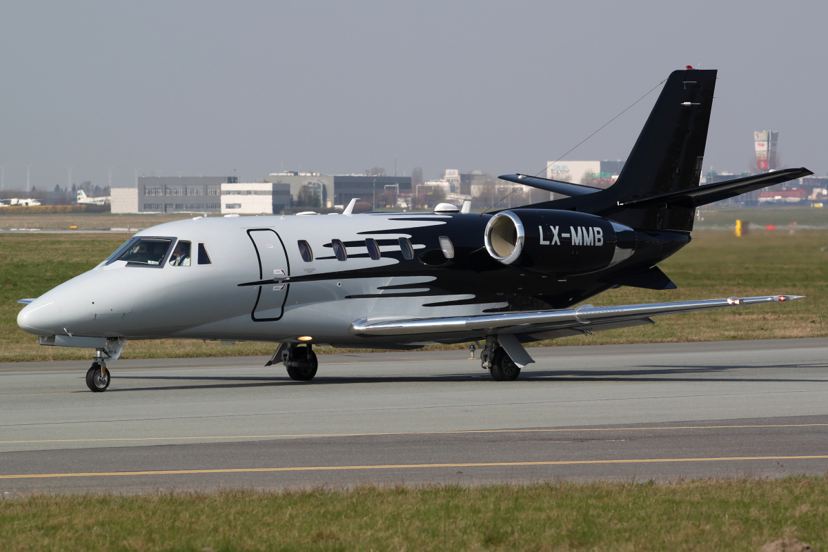 Citation XLS Plus, LX-MMB, Global Jet Luxembourg (Samoloty » Spotting na EPWA » Cessna 560XL)