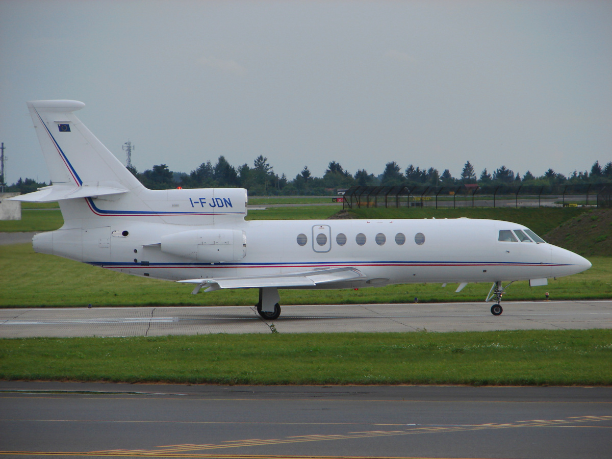 50EX, I-FJDN, Flynor Jet (Samoloty » Spotting na EPWA » Dassault Falcon 50)