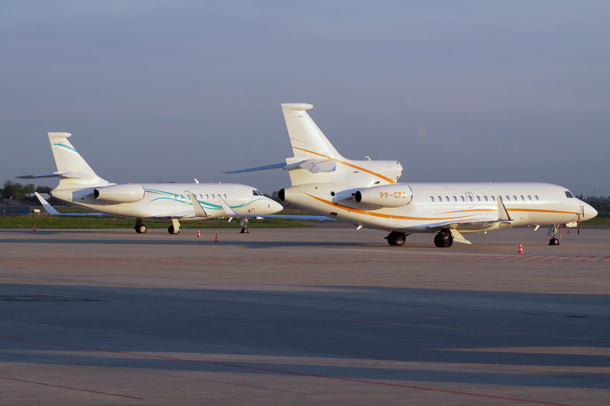 PP-CFJ, private (Aircraft » EPWA Spotting » Dassault Falcon 7X)