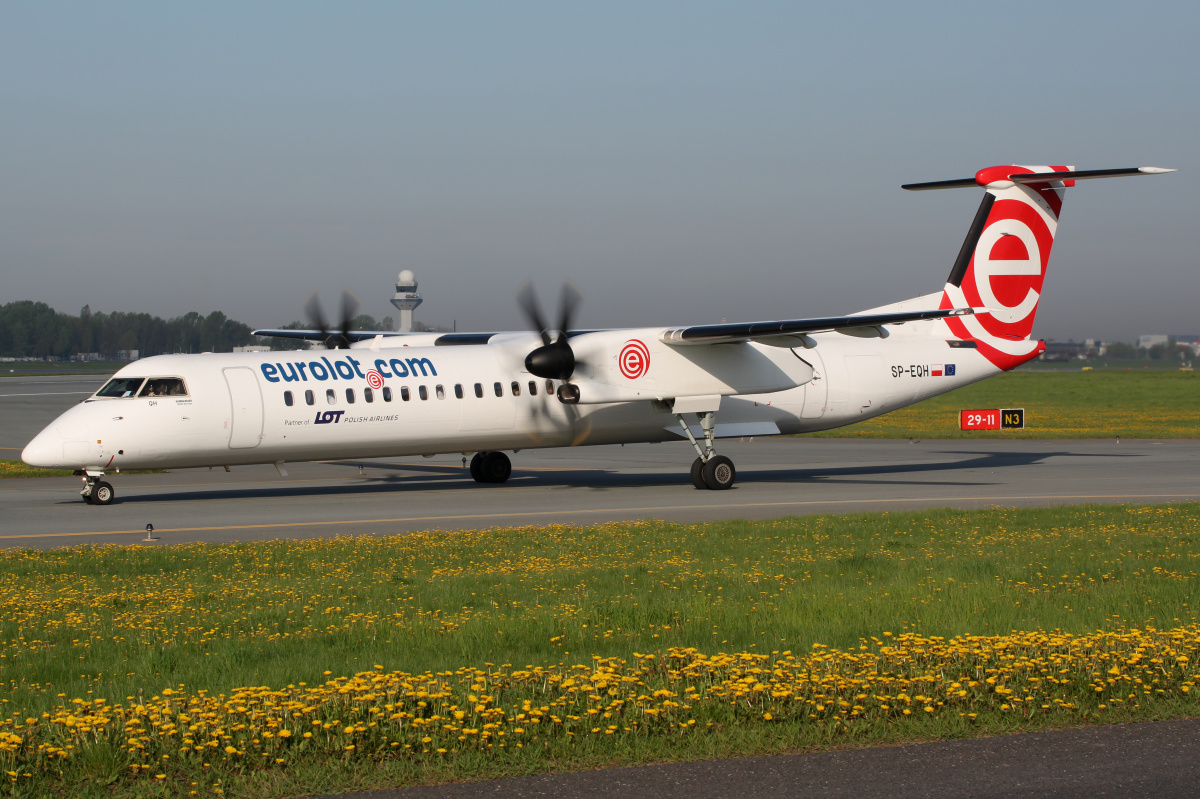 SP-EQH (Aircraft » EPWA Spotting » De Havilland Canada DHC-8 Dash 8 » EuroLOT)