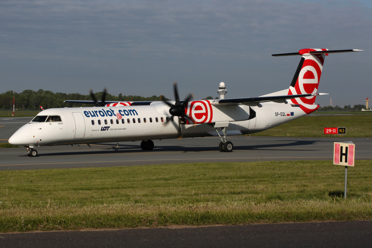 SP-EQL (Aircraft » EPWA Spotting » De Havilland Canada DHC-8 Dash 8 » EuroLOT)