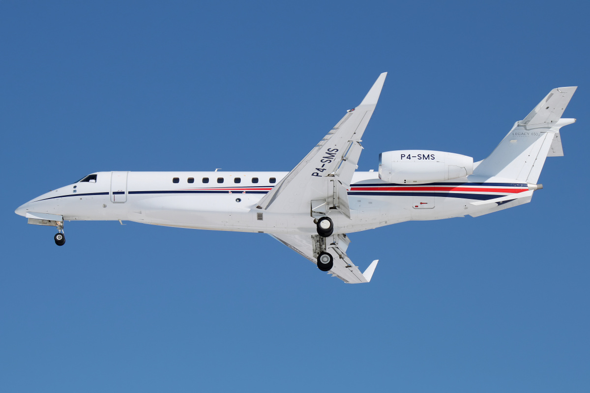 650, P4-SMS, prywatny (Samoloty » Spotting na EPWA » Embraer ERJ-135BJ Legacy 600)