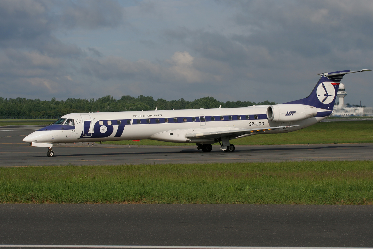 SP-LGG (80th Anniversary sticker) (Aircraft » EPWA Spotting » Embraer ERJ-145 » LOT Polish Airlines)