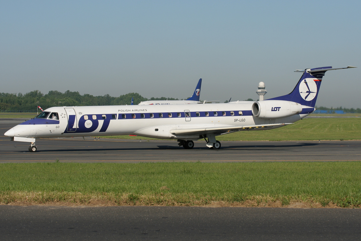 SP-LGO (80th Anniversary sticker) (Aircraft » EPWA Spotting » Embraer ERJ-145 » LOT Polish Airlines)