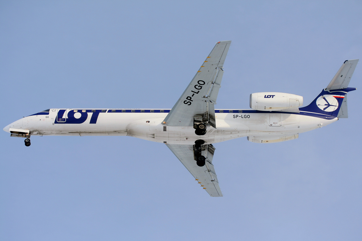 SP-LGO (Aircraft » EPWA Spotting » Embraer ERJ-145 » LOT Polish Airlines)