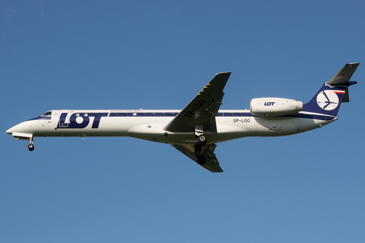 SP-LGO (Aircraft » EPWA Spotting » Embraer ERJ-145 » LOT Polish Airlines)