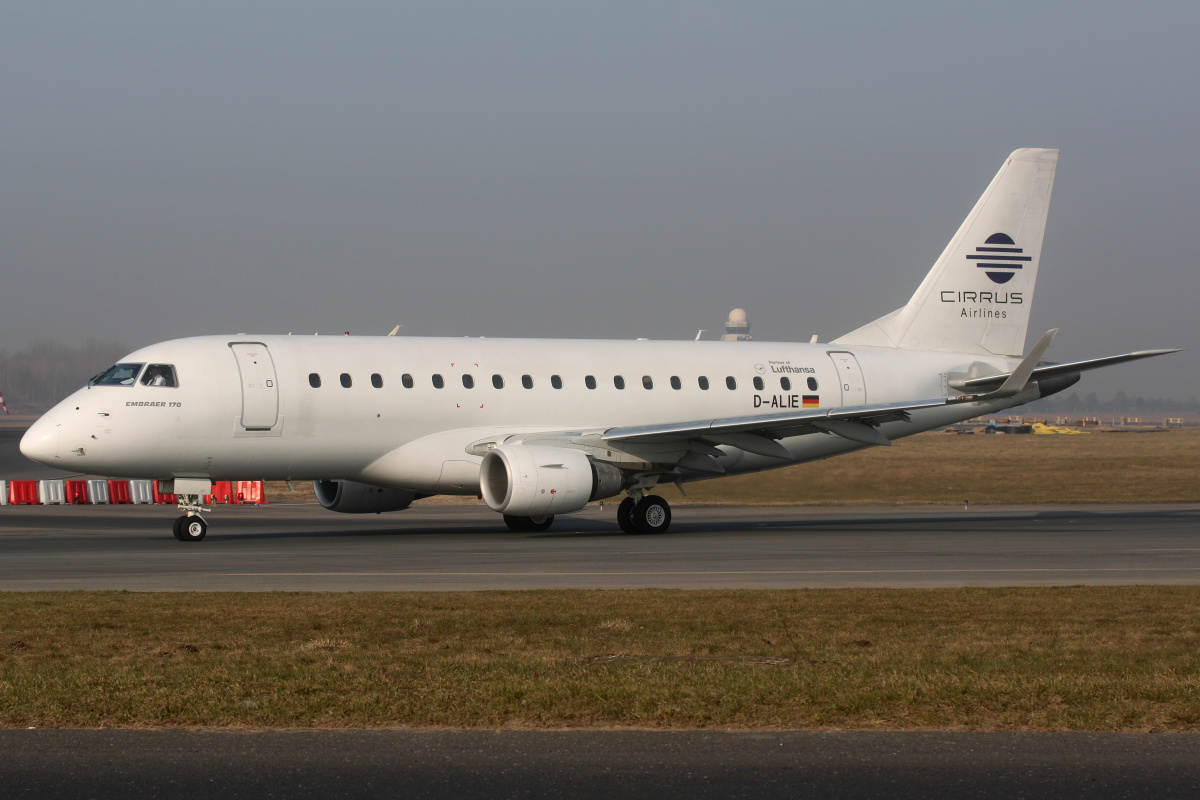 D-ALIE, Cirrus Airlines (Aircraft » EPWA Spotting » Embraer E170 (ERJ-170-100))