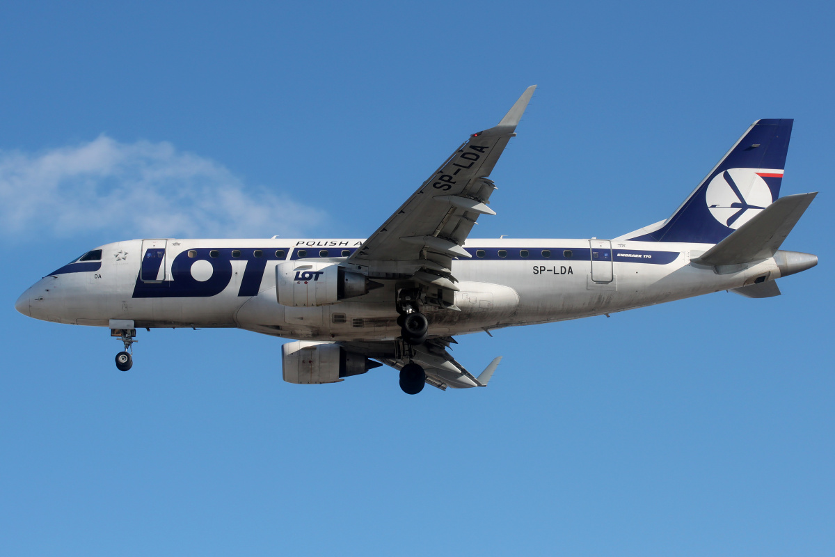 SP-LDA (Aircraft » EPWA Spotting » Embraer E170 » LOT Polish Airlines)