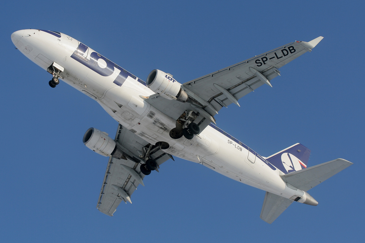 SP-LDB (Aircraft » EPWA Spotting » Embraer E170 » LOT Polish Airlines)