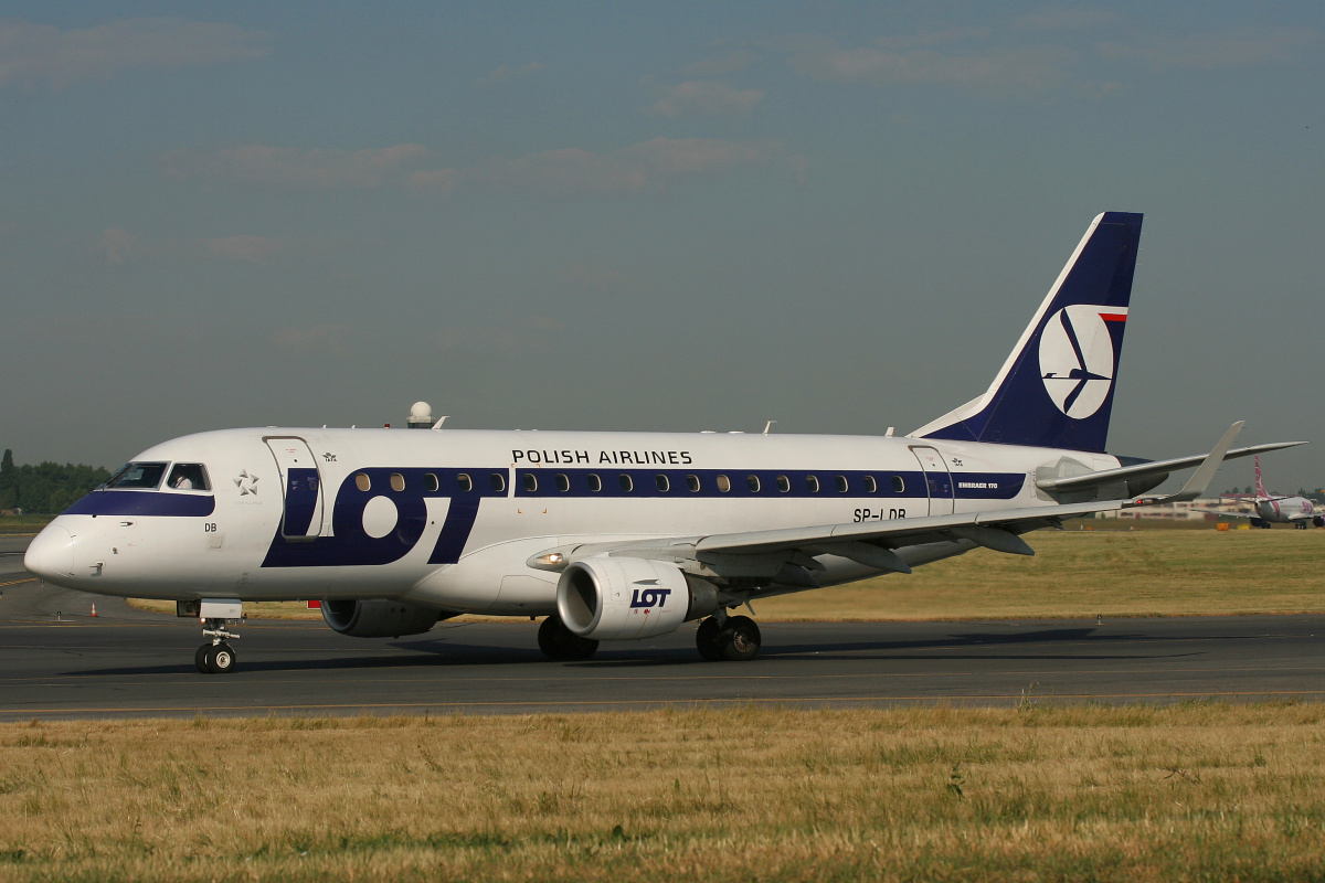 SP-LDB (Samoloty » Spotting na EPWA » Embraer E170 (ERJ-170-100) » Polskie Linie Lotnicze LOT)