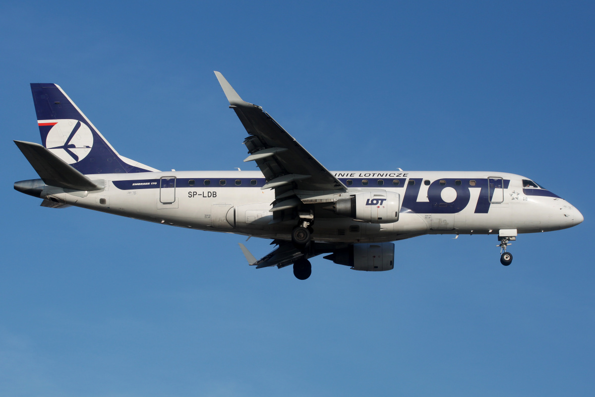 SP-LDB (Aircraft » EPWA Spotting » Embraer E170 » LOT Polish Airlines)