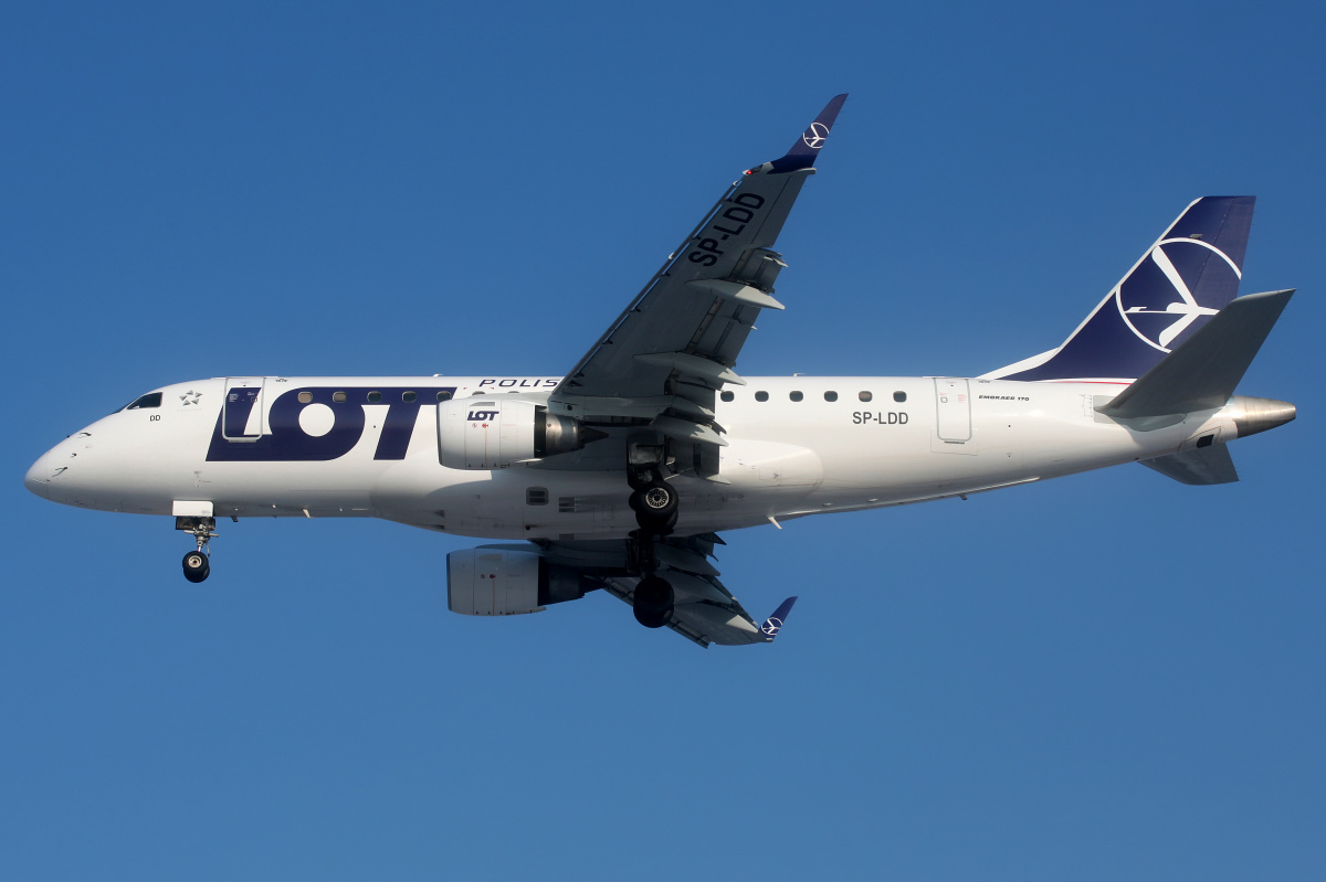 SP-LDD (new livery) (Aircraft » EPWA Spotting » Embraer E170 (ERJ-170-100) » LOT Polish Airlines)