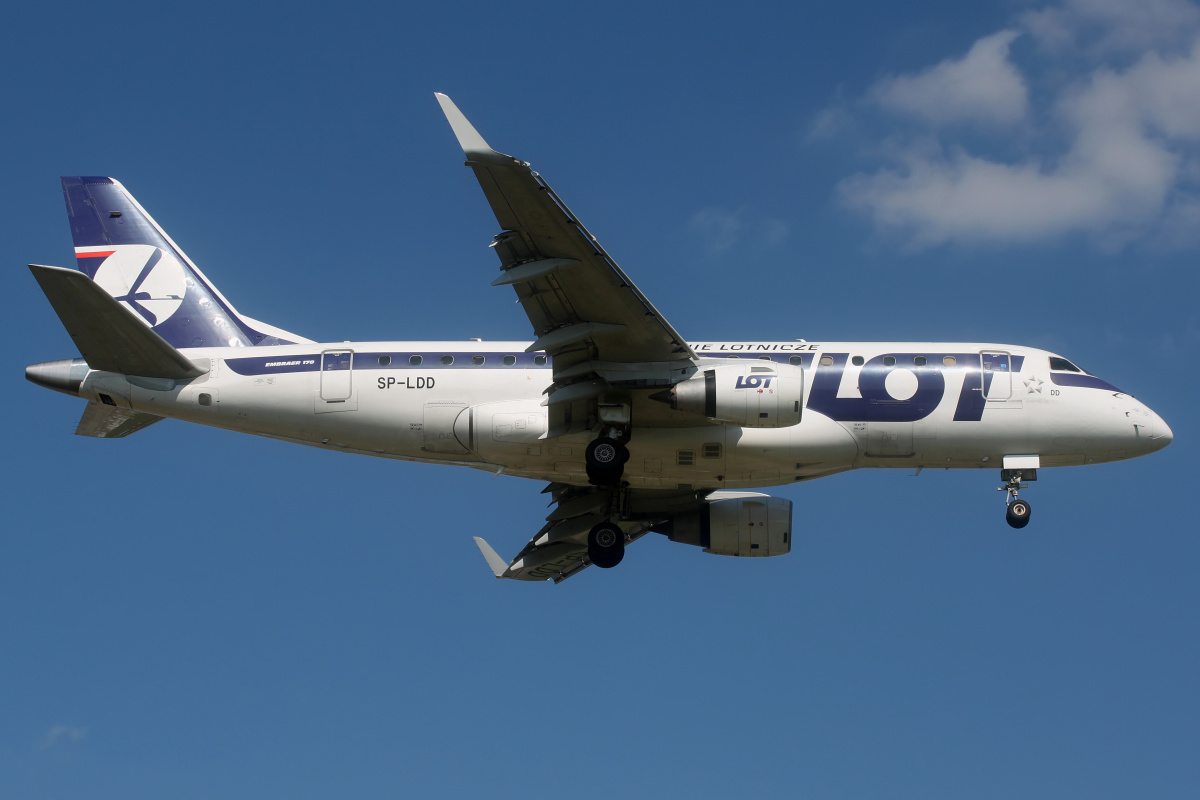 SP-LDD (Aircraft » EPWA Spotting » Embraer E170 (ERJ-170-100) » LOT Polish Airlines)