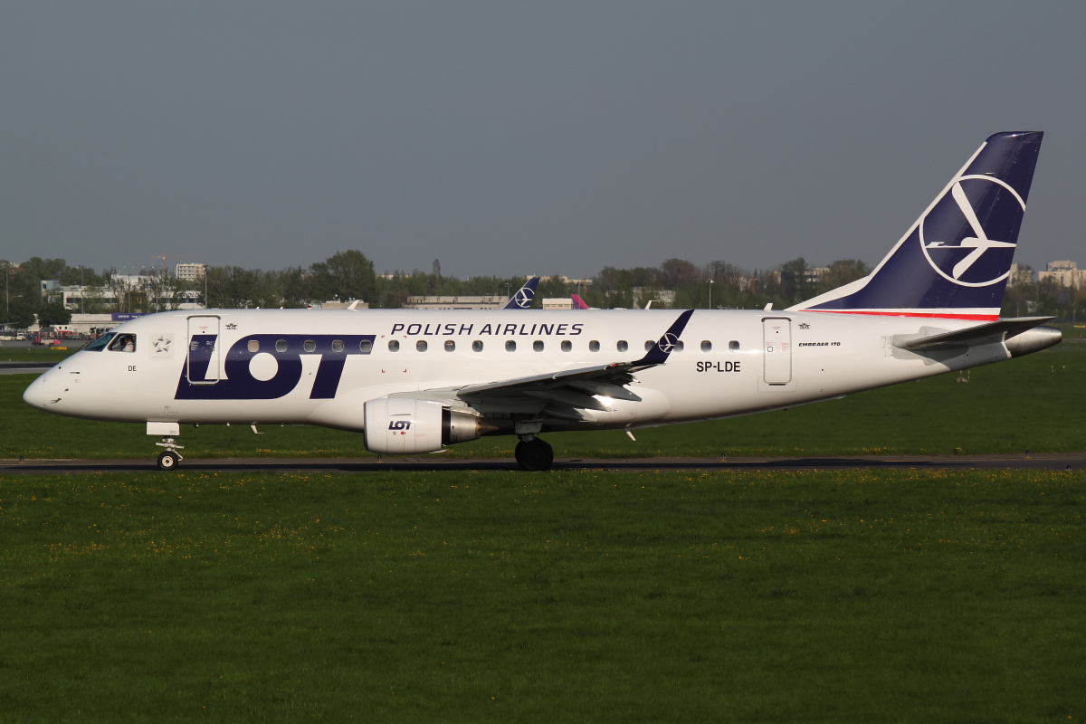 SP-LDE (nowe malowanie) (Samoloty » Spotting na EPWA » Embraer E170 » Polskie Linie Lotnicze LOT)