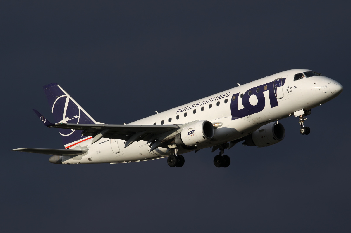 SP-LDE (nowe malowanie) (Samoloty » Spotting na EPWA » Embraer E170 » Polskie Linie Lotnicze LOT)