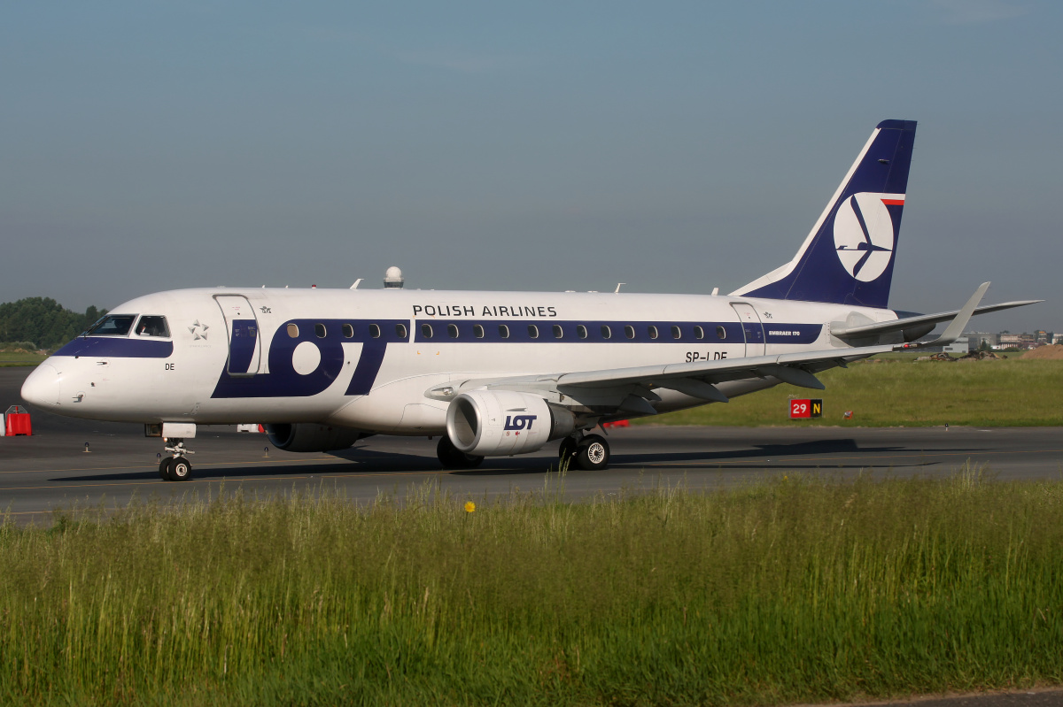 SP-LDE (Aircraft » EPWA Spotting » Embraer E170 (ERJ-170-100) » LOT Polish Airlines)