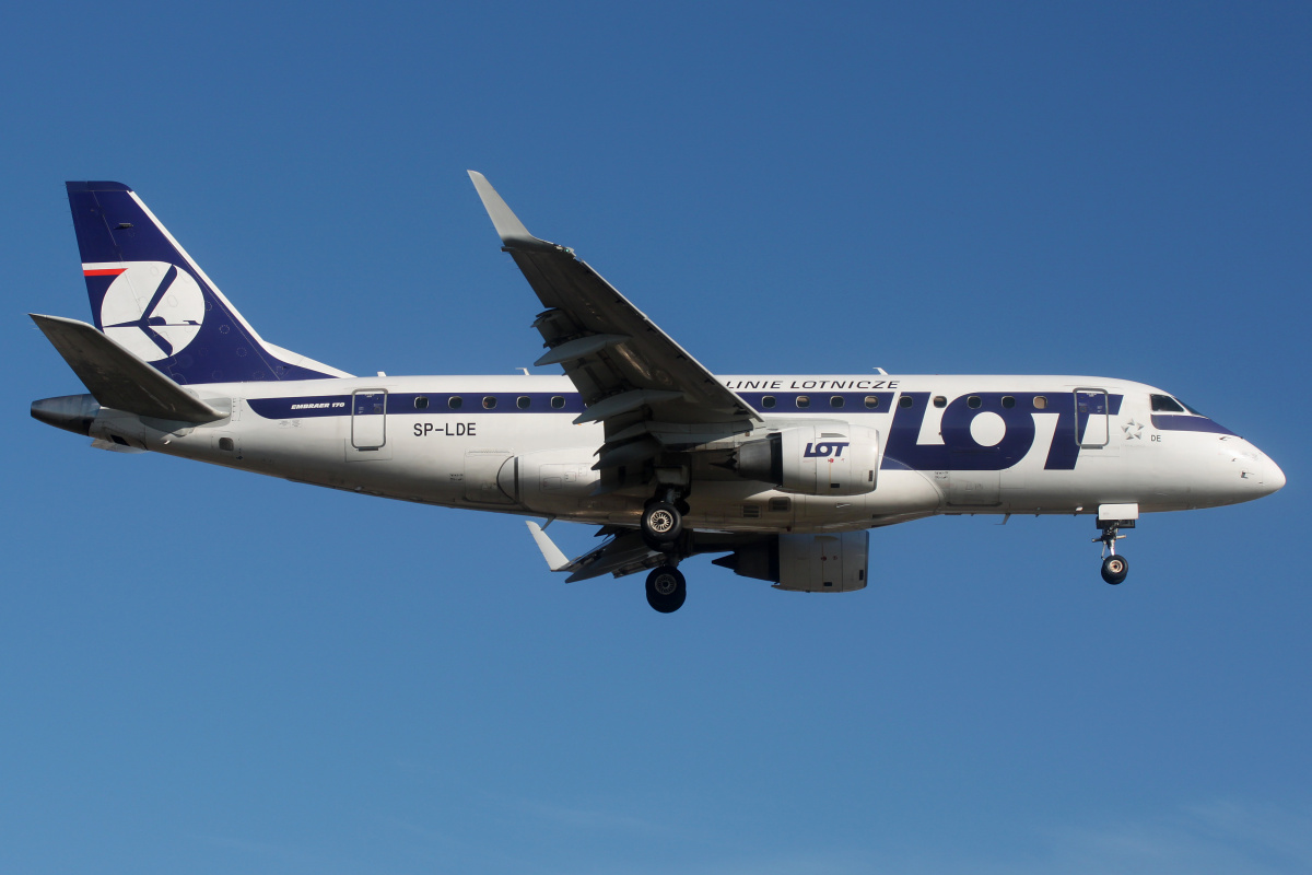 SP-LDE (Aircraft » EPWA Spotting » Embraer E170 » LOT Polish Airlines)