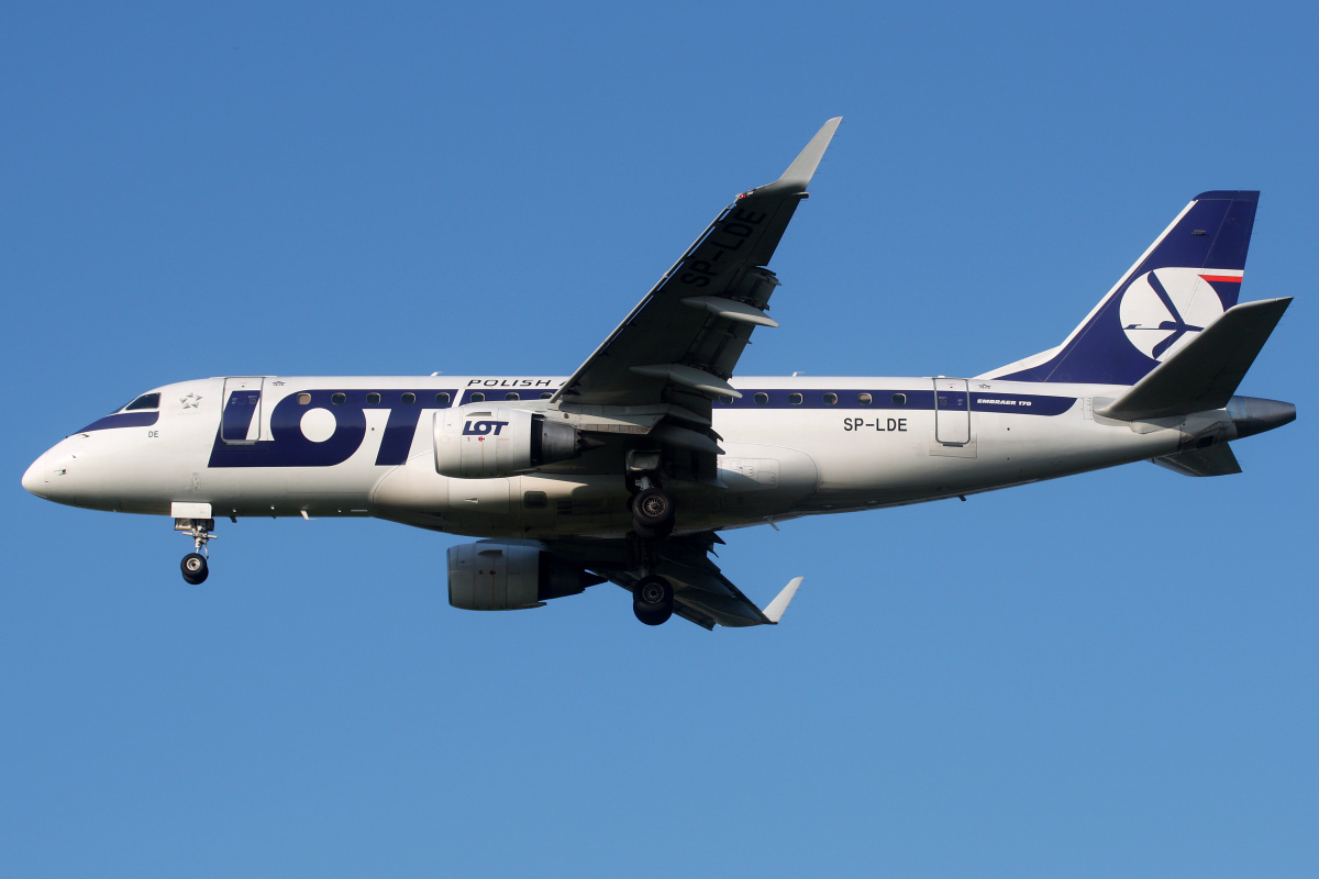 SP-LDE (Aircraft » EPWA Spotting » Embraer E170 (ERJ-170-100) » LOT Polish Airlines)