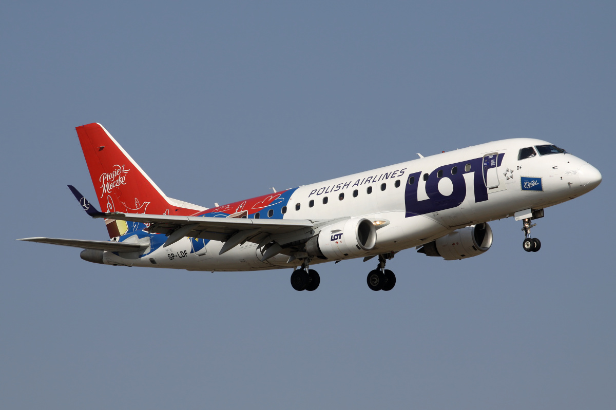 SP-LDF (malowanie Wedel Ptasie Mleczko) (Samoloty » Spotting na EPWA » Embraer E170 » Polskie Linie Lotnicze LOT)