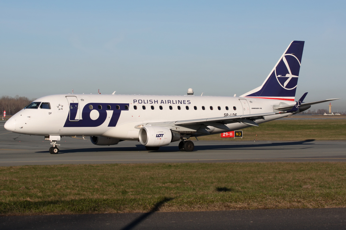 SP-LDF (nowe malowanie) (Samoloty » Spotting na EPWA » Embraer E170 » Polskie Linie Lotnicze LOT)