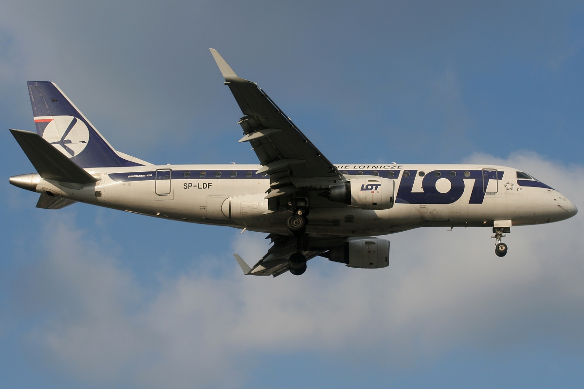 SP-LDF (Aircraft » EPWA Spotting » Embraer E170 » LOT Polish Airlines)