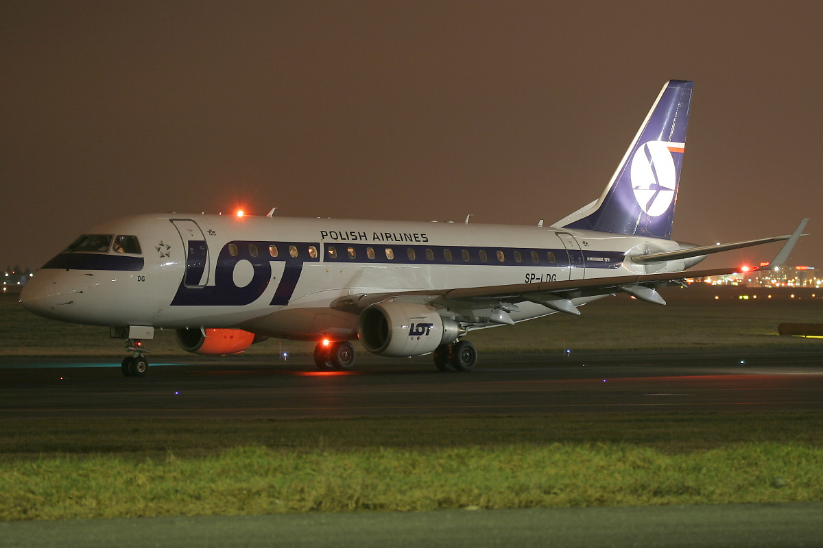 SP-LDG (Aircraft » EPWA Spotting » Embraer E170 » LOT Polish Airlines)