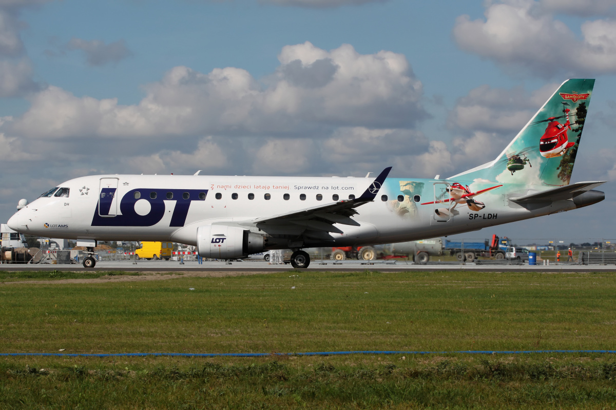 SP-LDH ("Planes 2" wrap) (Aircraft » EPWA Spotting » Embraer E170 (ERJ-170-100) » LOT Polish Airlines)